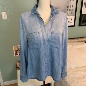 Bella Dahl Chambray Split Back Button Down Ombre L